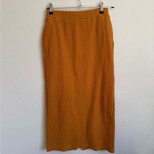 Uniqlo Midi Skirt with Pockets